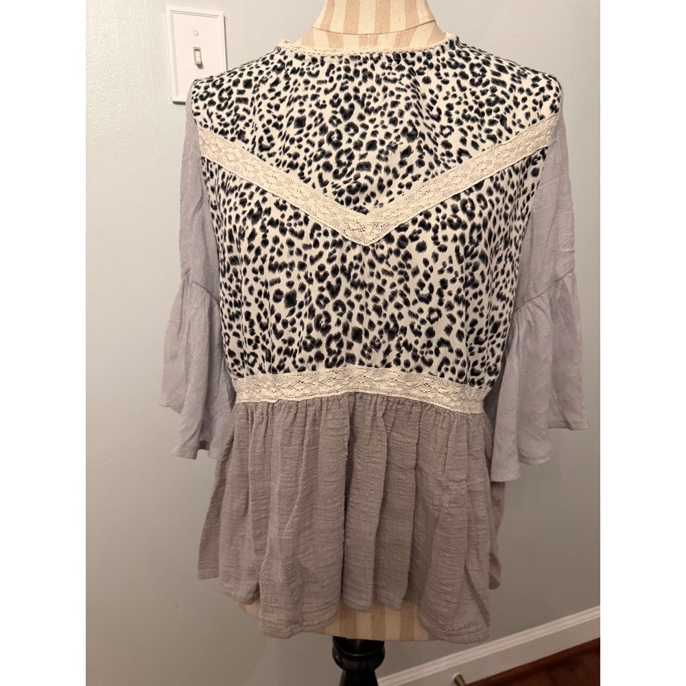 Umgee Leopard Print Babydoll Top Gray Lace Bell Sleeve Boho Blouse Size M